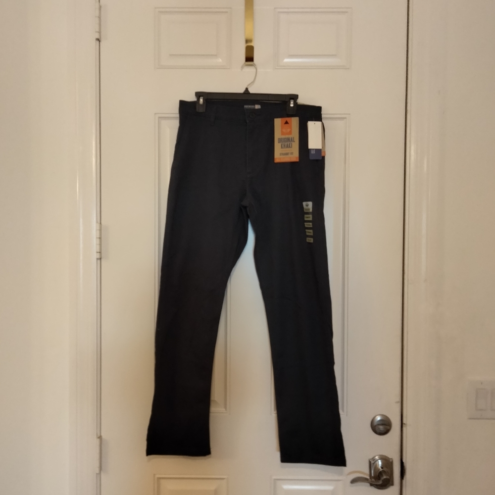 Docker's khaki straight leg pants 33/32